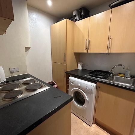 Comfy 2 Bedroom Flat Near Edinburgh City Center Exterior photo