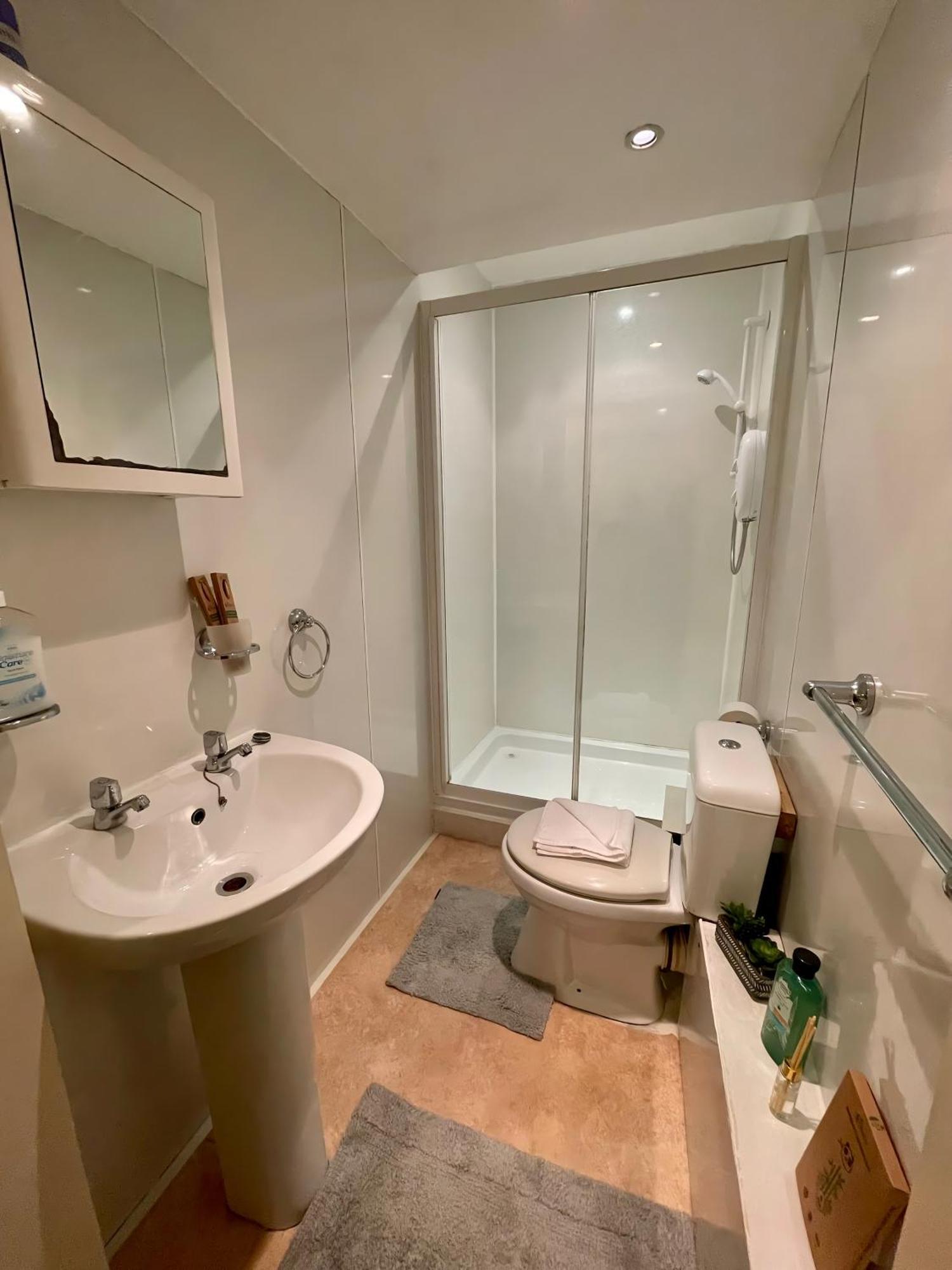 Comfy 2 Bedroom Flat Near Edinburgh City Center Exterior photo